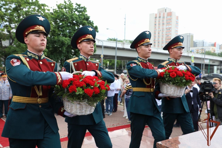 Росгвардия почтила память Михаила Шолохова