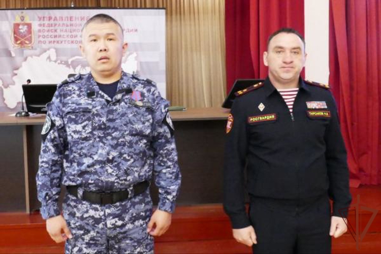 Росгвардейцу из Иркутска вручена государственная награда за задержание вооружённого ножом преступника