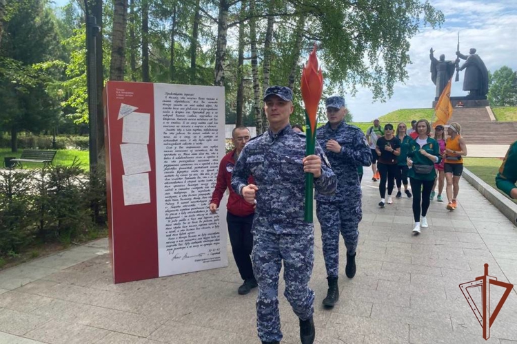 Всероссийскую акцию в поддержку донорства костного мозга поддержали росгвардейцы из Сибири