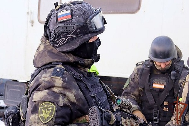 При силовой поддержке СОБР Росгвардии в Якутии задержаны подозреваемые в наркоторговле