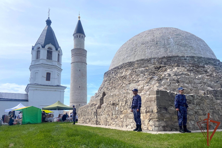Росгвардия обеспечила безопасность XVI Международного экономического форума «Россия – Исламский мир: KazanForum» (видео)