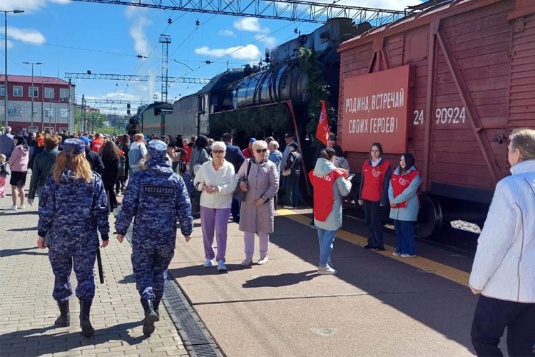 Сотрудники Росгвардии обеспечили безопасность прибытия «Эшелона Победы» в Тюменскую область