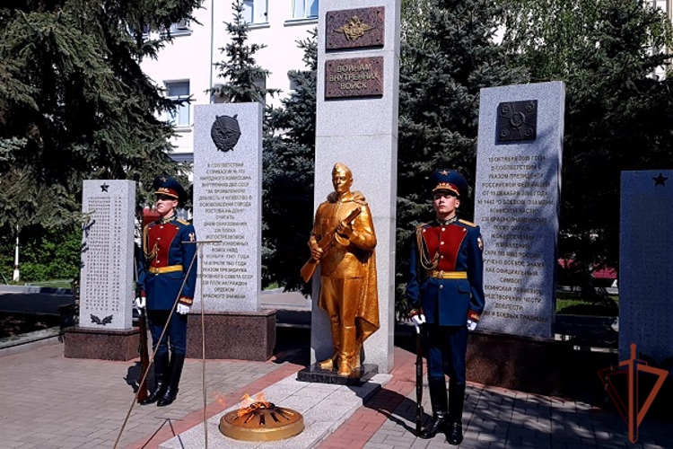 Росгвардейцы поддержали ведомственную акцию «Вахта памяти. Сыны Великой Победы» в Ростовской области