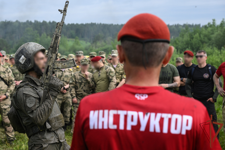 В Сибирском округе Росгвардии прошли испытания на право ношения крапового берета