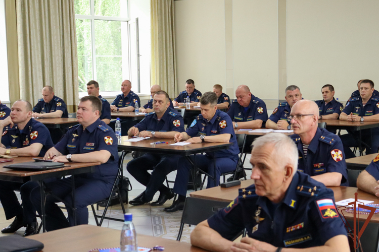 Учебно-методический сбор со специалистами безопасности полетов и штурманской службы авиации Росгвардии состоялся в Екатеринбурге  