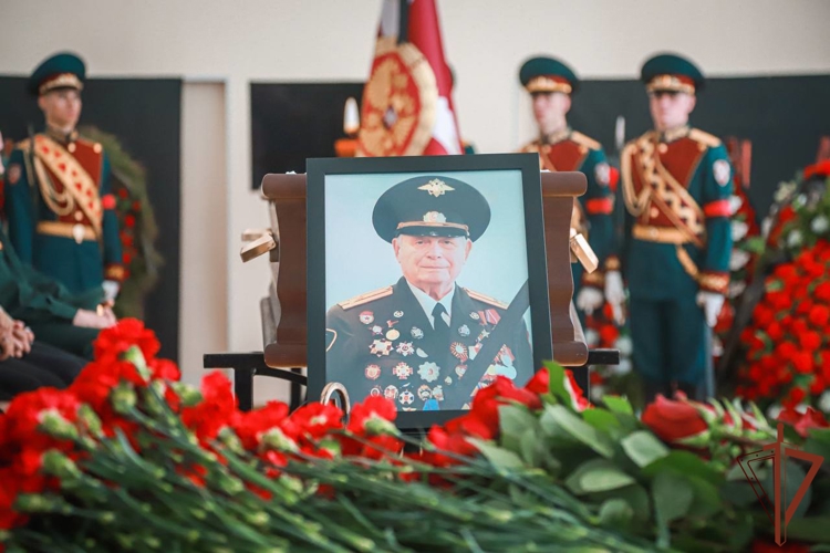 Росгвардейцы отдали воинские почести на похоронах ветерана Великой Отечественной войны полковника в отставке Владимира Слепова