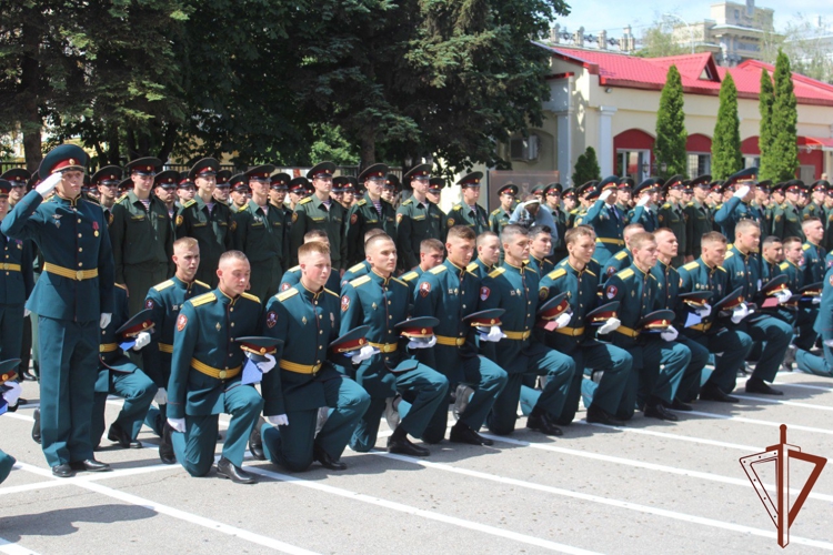 В Саратовском военном ордена Жукова Краснознаменном институте войск национальной гвардии состоялся выпуск молодых офицеров (видео)
