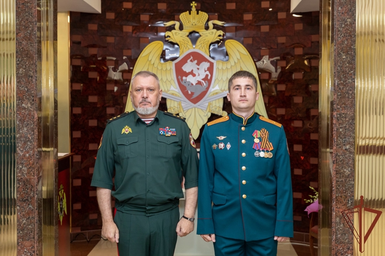Генерал-полковник Алексей Воробьев вручил награды работникам культуры и искусства (видео)