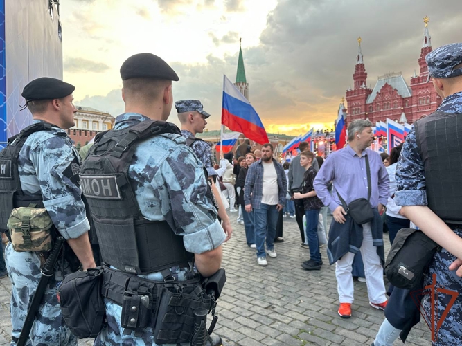 Росгвардия обеспечила безопасность праздничного концерта в честь Дня России 