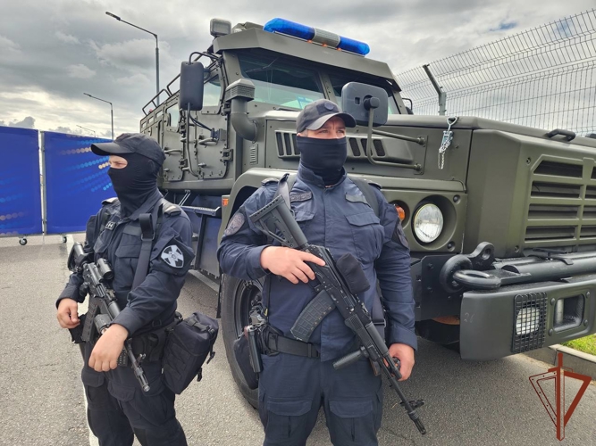 Сотрудники и военнослужащие Росгвардии приняли участие в обеспечении безопасности XXVIII Петербургского международного экономического форума  