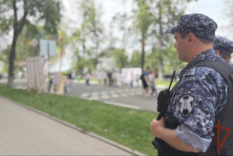 Росгвардейцы обеспечили правопорядок во время празднования Дня города Ярославля