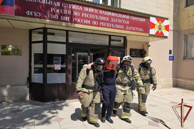 В Дагестане прошло совместное пожарно-тактическое занятие Росгвардии и МЧС
