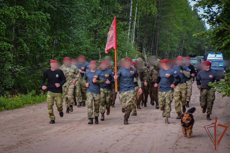 В Архангельске спецназ Северо-Западного округа Росгвардии прошел испытания на право ношения крапового берета