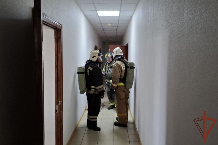 Действия по ликвидации пожара отработали росгвардейцы на ведомственных объектах в Югре