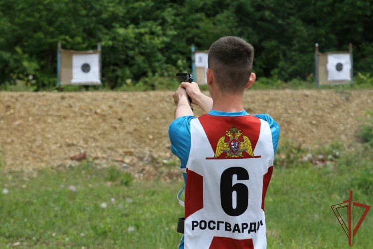 В Хабаровске завершился чемпионат по служебному биатлону
