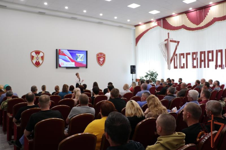 В Екатеринбурге состоялся концерт самодеятельных творческих коллективов Росгвардии