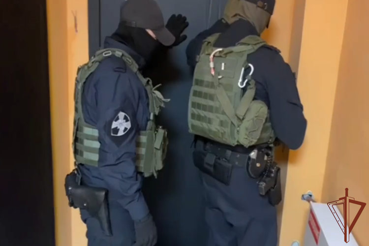 При силовой поддержке спецназа Росгвардии в Твери задержаны  подозреваемые в хищении бюджетных денежных средств (видео)