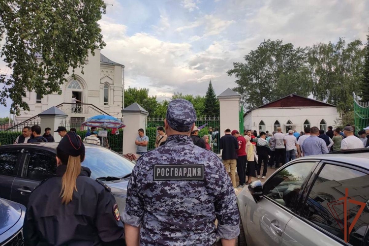 Росгвардейцы обеспечили охрану правопорядка во время празднования Курбан-байрама в регионах Сибири