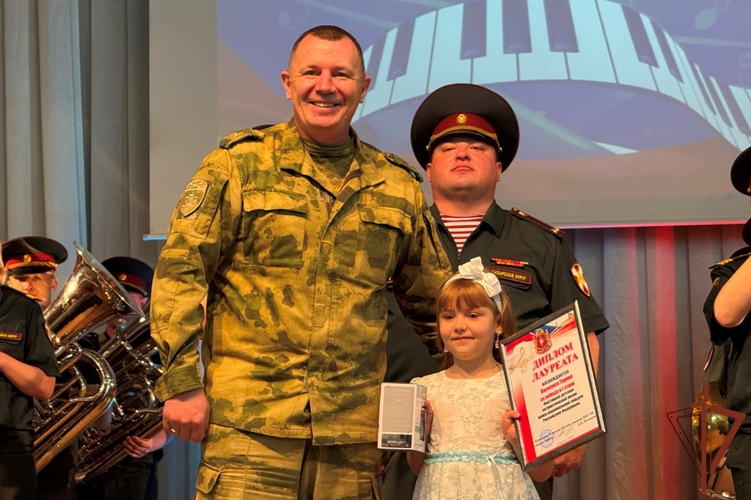 Росгвардия в Сибири приняла участие в мероприятиях, посвящённых празднованию Дня России 