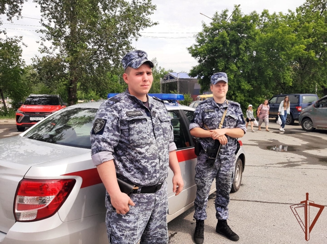 Росгвардейцы обеспечили безопасность празднования Дня России на Урале