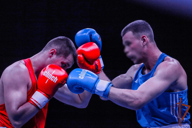 Курсант Новосибирского военного института Росгвардии завоевал серебро на чемпионате Сибири по боксу
