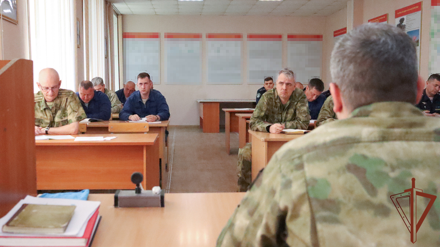 В Екатеринбурге завершился сбор с личным составом авиации Уральского округа Росгвардии