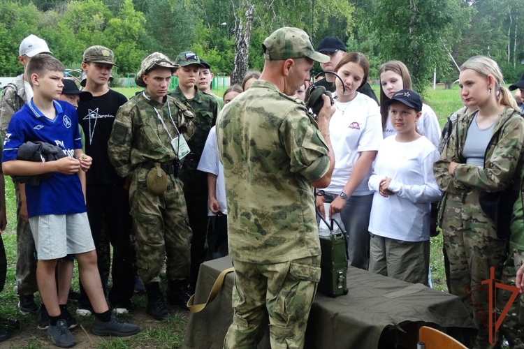 Росгвардия проводит патриотические встречи с юными жителями Урала