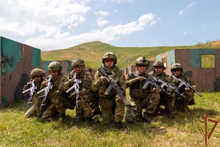 Военнослужащие Росгвардии провели тактико-ситуационные стрельбы на Ставрополье