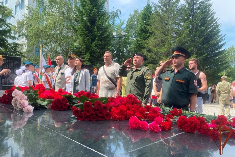 Росгвардейцы в регионах Сибири почтили память ветеранов боевых действий