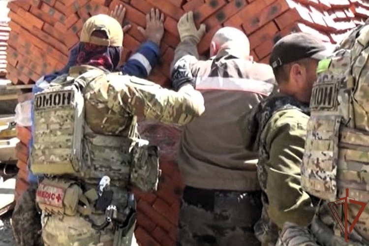 Рейд по выявлению нарушений миграционного законодательства прошел в Хабаровске при содействии ОМОН Росгвардии