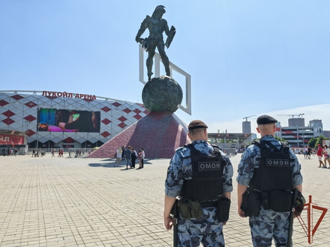 Росгвардейцы обеспечили безопасность футбольных матчей в Москве