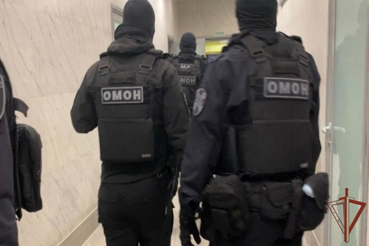Подозреваемая в злоупотреблении должностными полномочиями задержана при содействии новосибирского ОМОН Росгвардии