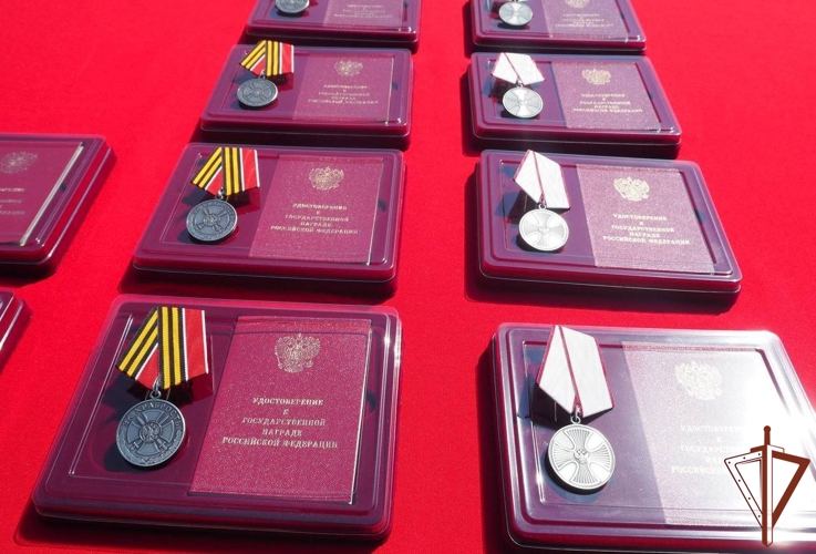 Вымпелом директора Росгвардии награждено региональное управление ведомства в Белгородской области