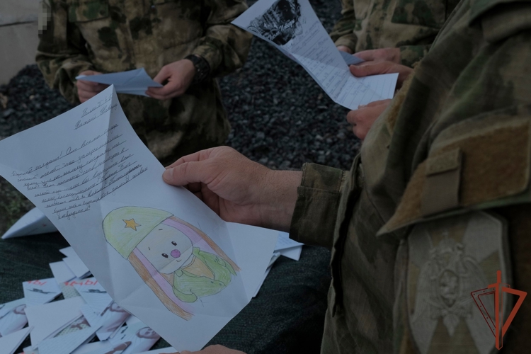 Росгвардейцы – участники СВО поблагодарили нижегородцев за письма поддержки (видео)