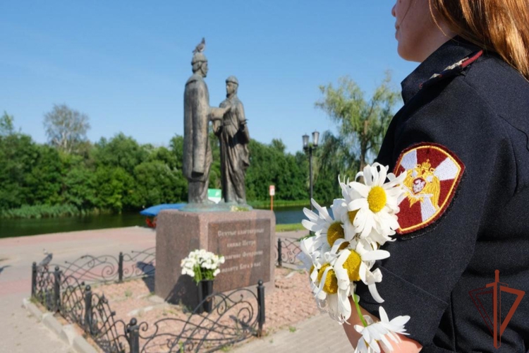 В Центральном округе Росгвардии прошли мероприятия, приуроченные ко Дню семьи, любви и верности
