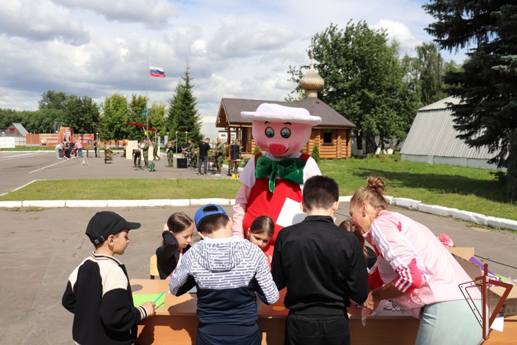 В Подмосковье росгвардейцы провели праздничное мероприятие ко Дню семьи, любви и верности