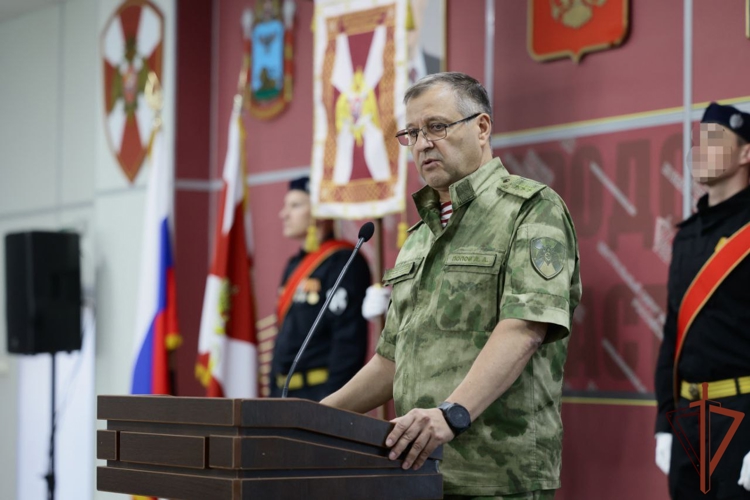Вымпелом директора Росгвардии награждено региональное управление ведомства в Белгородской области