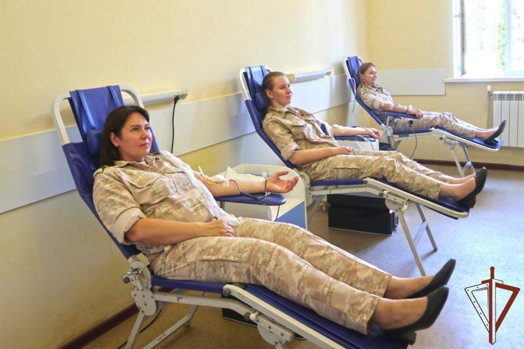 Военнослужащие Росгвардии приняли участие во всероссийской акции «От сердца к сердцу»