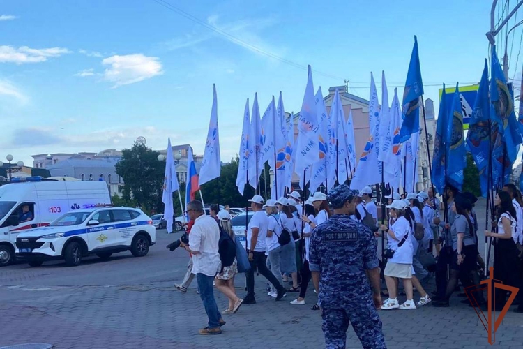 Безопасность всероссийского парада семьи обеспечили росгвардейцы в Томске