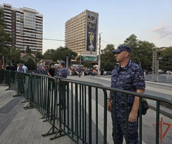 Росгвардейцы обеспечили правопорядок на праздновании Дня Конституции Республики Дагестан