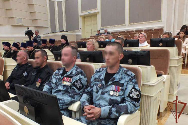 В Удмуртии росгвардейцы приняли участие во встрече с Героем Советского Союза монахом Киприаном