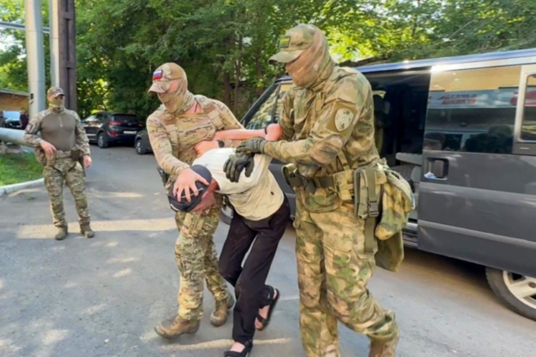 Подозреваемые в заказном убийстве задержаны в Кузбассе при содействии СОБР Росгвардии  (видео)