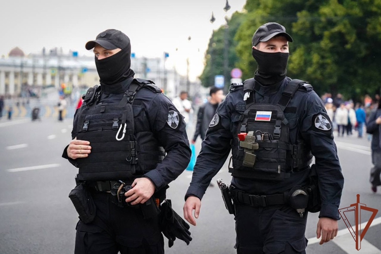 В Санкт-Петербурге ОМОН Росгвардии обеспечил безопасность марафона «Белые ночи»