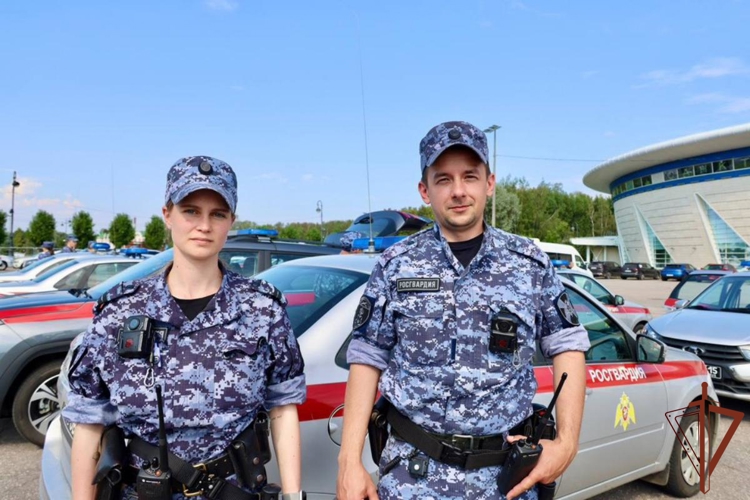 В Санкт-Петербурге росгвардейцы обеспечили безопасность футбольного матча 