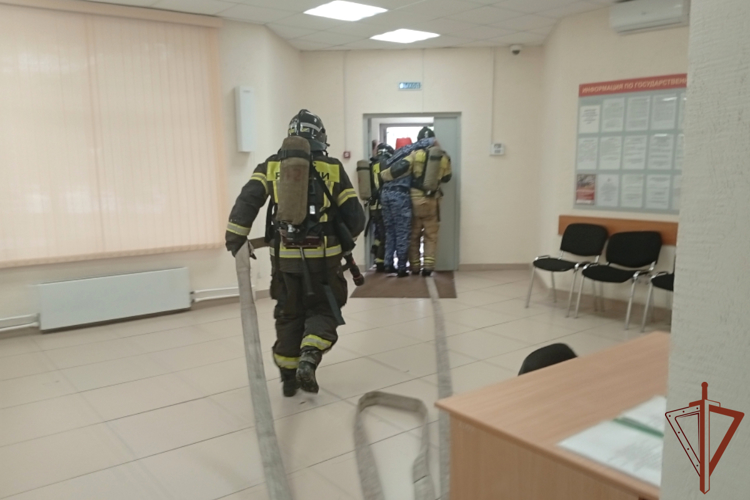 В Курганской области состоялось совместное пожарно-тактическое занятие Росгвардии и МЧС 