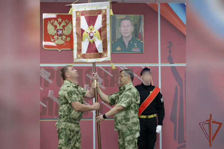 Вымпелом директора Росгвардии награждено региональное управление ведомства в Белгородской области