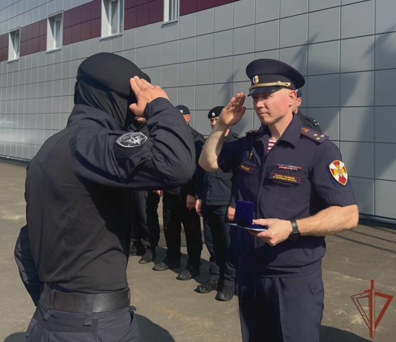 Квалификационные испытания на право ношения знака отличия полицейского спецназа Росгвардии завершились в Подмосковье (видео)