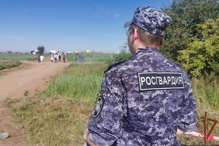 Военнослужащие и сотрудники Росгвардии обеспечили безопасность старта ралли «Шелковый путь – 2025»