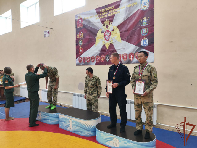 Чемпионат по самбо Уральского округа Росгвардии завершился в Свердловской области