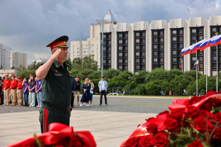 Представители Росгвардии в Санкт-Петербурге приняли участие в мероприятии, посвященном Дню окончания Ленинградской битвы